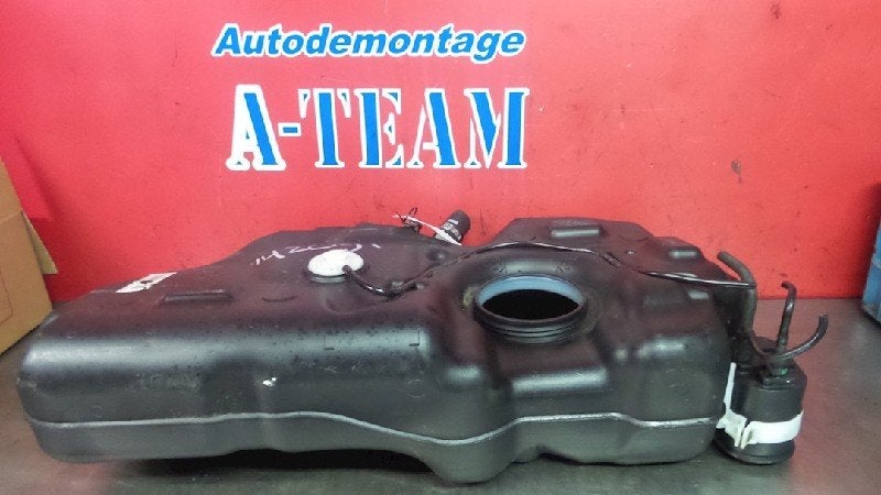 RESERVOIR Ford Fiesta 6 (JA8) (01-2008/01-2018), Henry-Ford-Straße  1
50735  Köln, DE, Ford-Werke GmbH, Kunden@ford.com, Ford