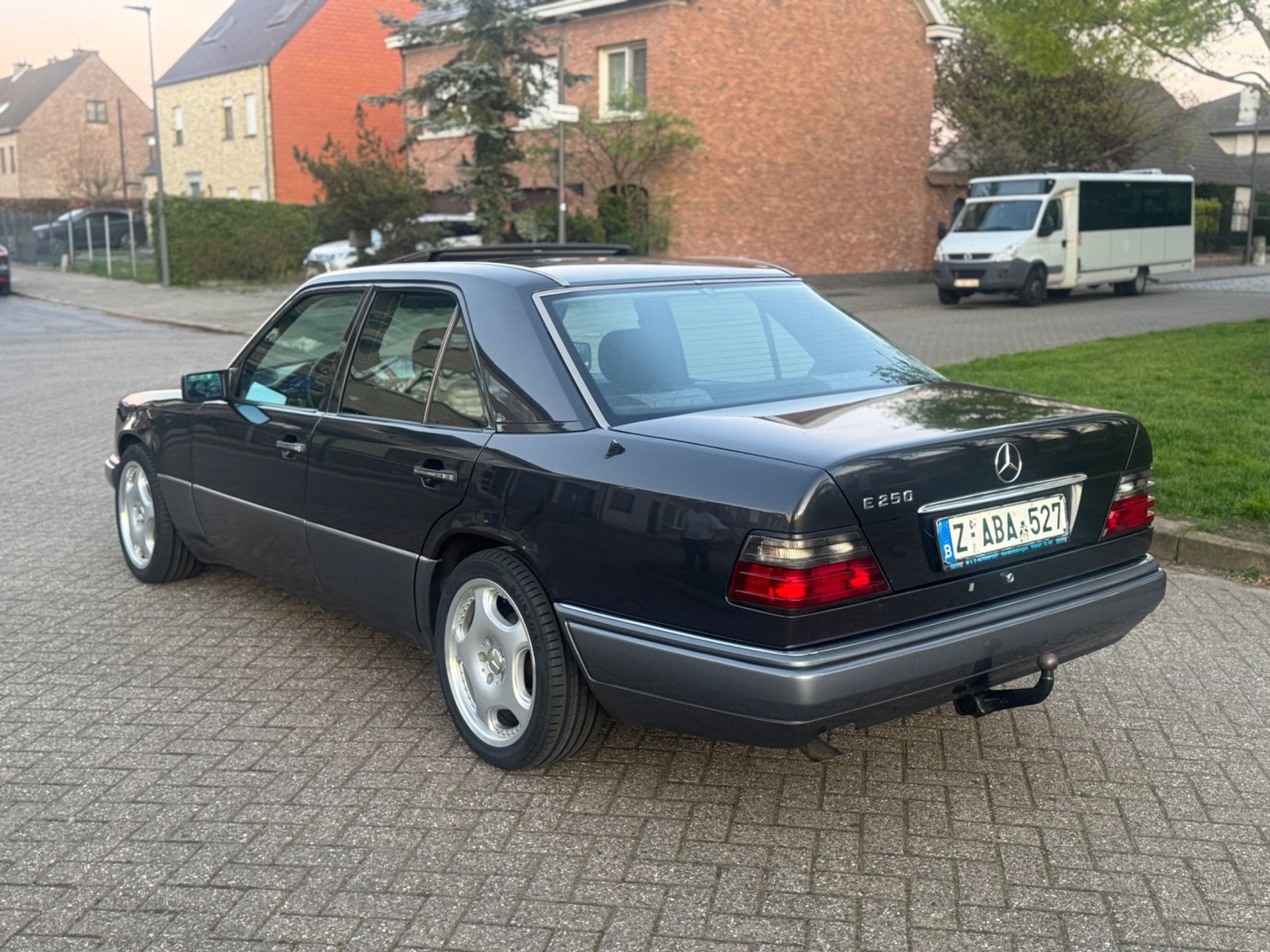 Mercedes E250 d | Oldtimer | Gekeurd voor Verkoop, foto 4