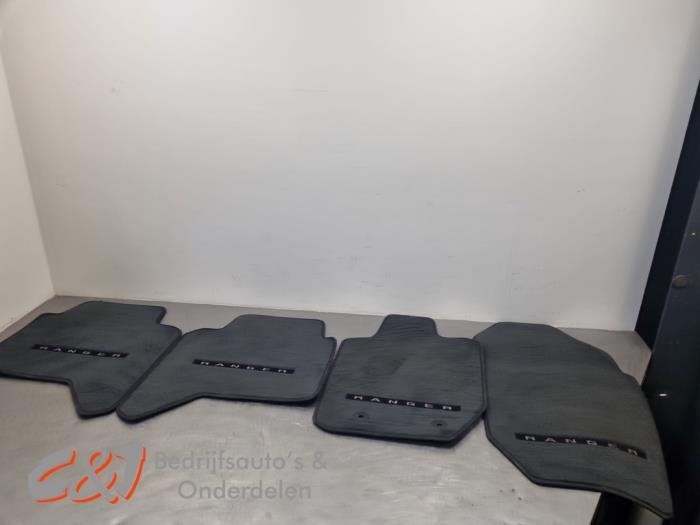 Kit tapis d'un Ford Ranger, -, 3 mois de garantie, Utilisé, -