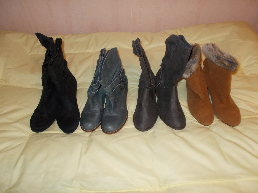 Paires (4) de bottillons pour dame (comme neufs)., Kleding | Dames, Schoenen, Ophalen, Autre, Overige kleuren, Lage of Enkellaarzen