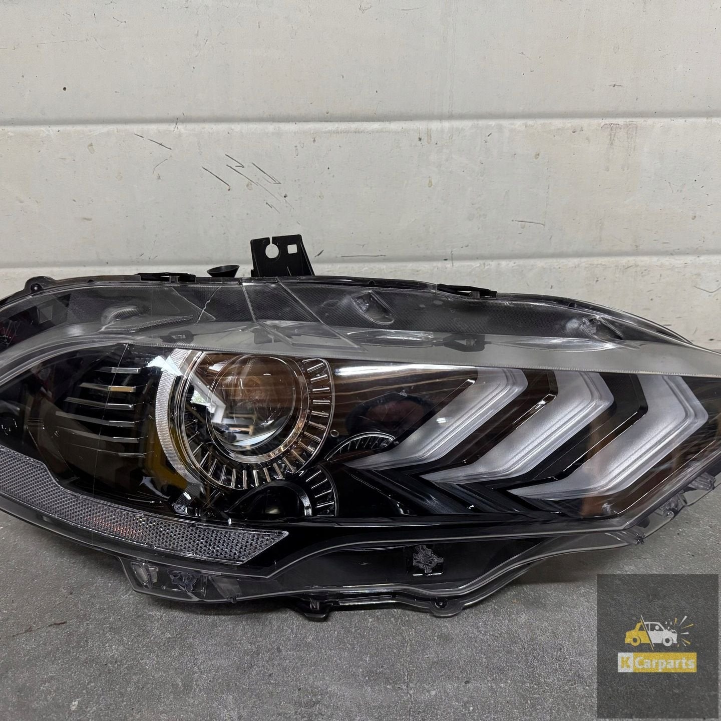 E11J21D11, Ford Mustang VI Phare droit enti rement LED LIFT, Info@ford.com, Ford Motor Company, American Road 1
48126  Dearborn