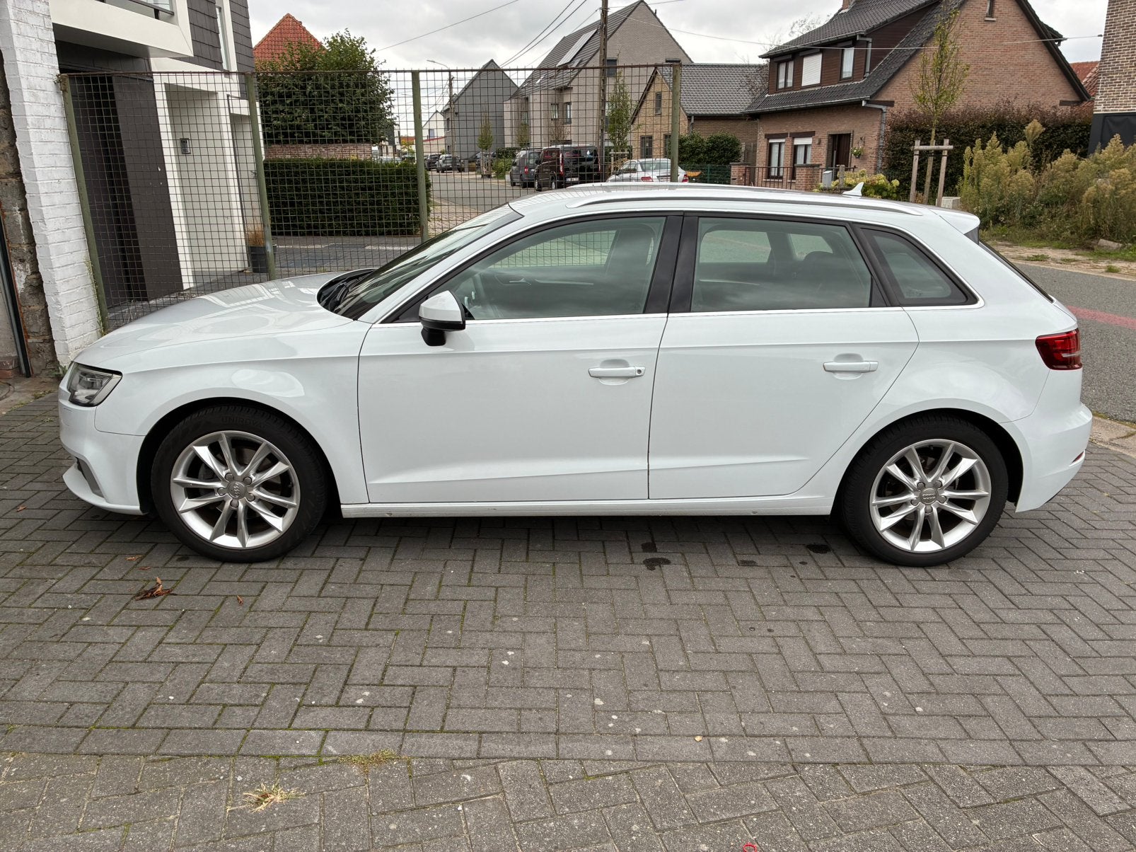 Audi A3 sportback 30 tfsi bj 08/2018, Auto's, Voorwielaandrijving, Stof, Euro 6, Wit