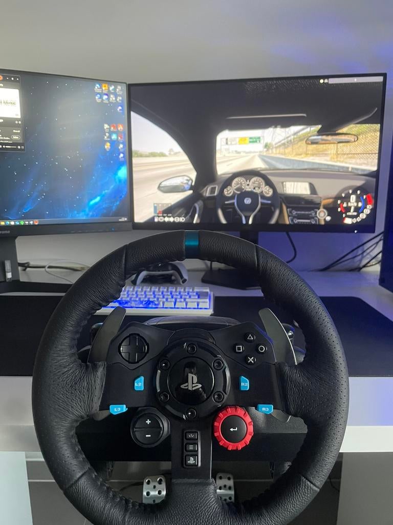 Logitech gaming stuur + pedalen, Games en Spelcomputers, Ophalen, Zo goed als nieuw