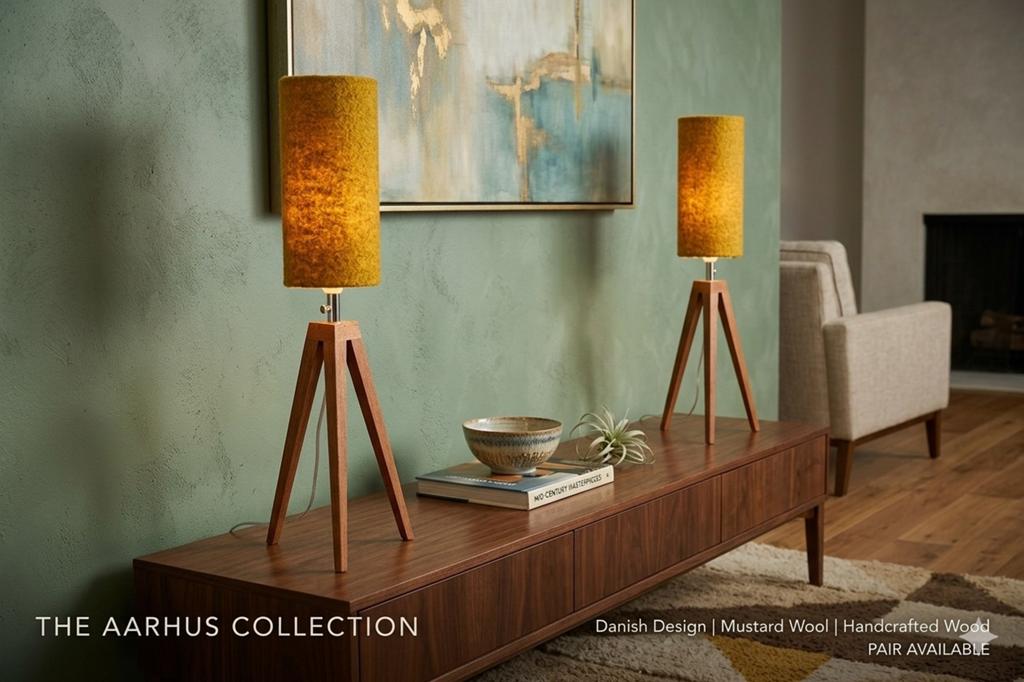 Paar moderne designlampen in teak-mosterdhout