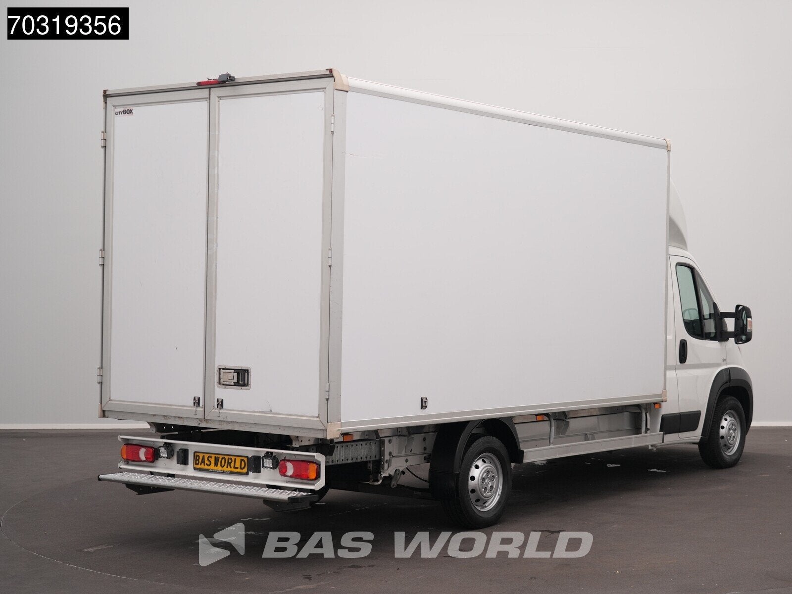 Peugeot Boxer 140PK Bakwagen Achterdeuren 140PK Navigatie Ca, 2590 kg, Stof, Gebruikt, Euro 6