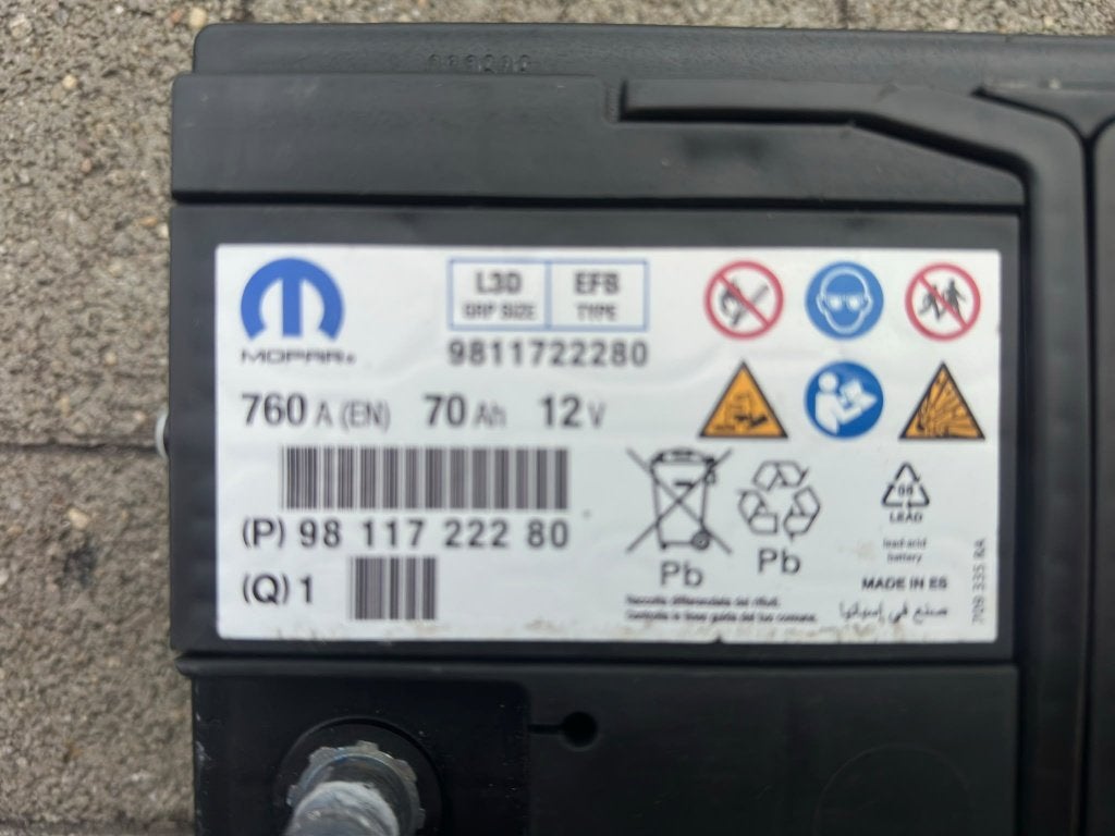 NIEUWE ORIGINELE MOPAR EFB START-STOP ACCU –70Ah / 760A €200, Auto-onderdelen, Skoda