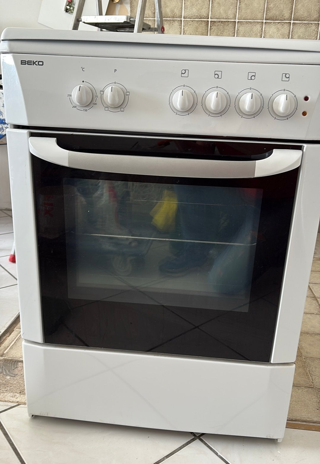 Beko Elektrisch fornuis met oven (vrijstaand) in De Panne, Electroménager, Cuisinières, Enlèvement, Comme neuf, Autoportant, Électrique
