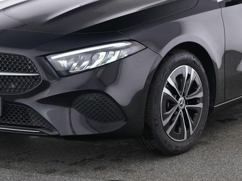Mercedes-Benz A-Klasse 180 Hatchback Luxury Line | Smartphon, 100 kW, Achat, 1440 kg, Euro 6
