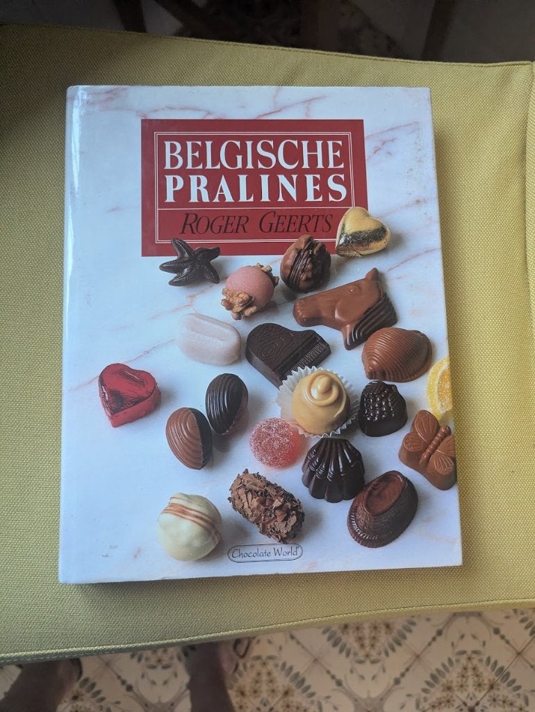 Belgische Pralines - Roger Geerts, Boeken, Gelezen, Roger Geerts, Ophalen of Verzenden, Taart, Gebak en Desserts