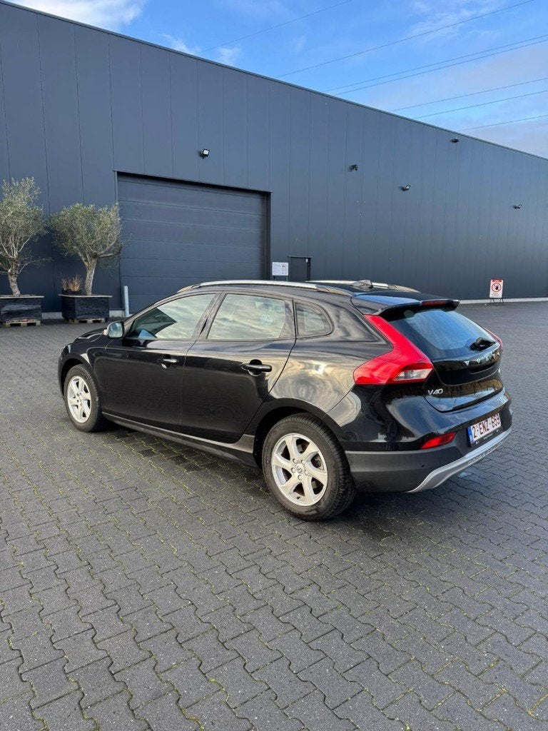 Volvo V40 2.0 D2 Cross Country, Autos, Achat, Euro 6, Boîte manuelle, Noir