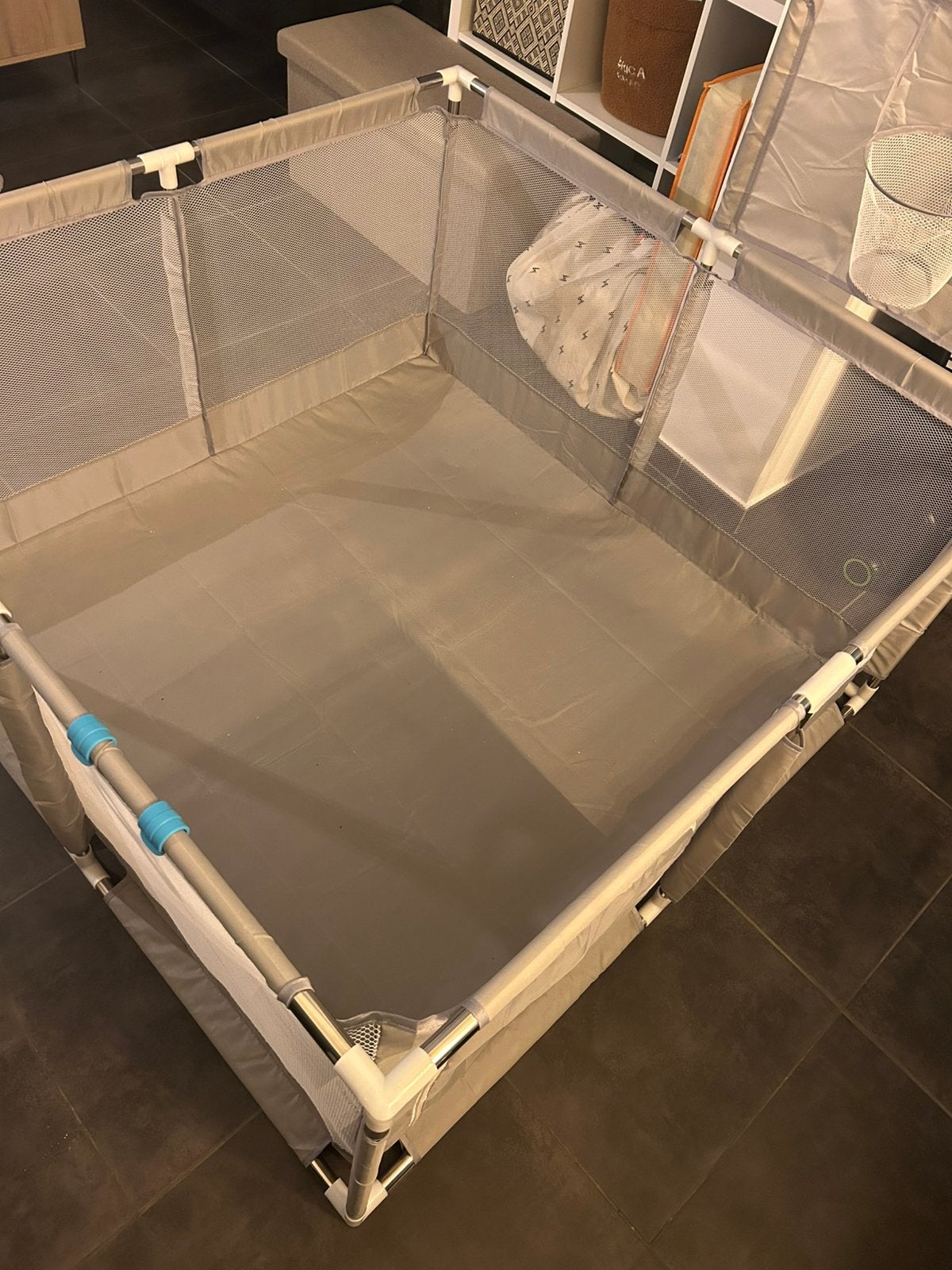 Parc bébé XXL – Gris – Avec accessoires, Enlèvement, Comme neuf