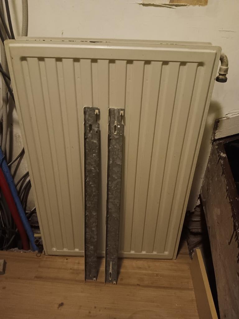 Radiator 60 x 80 + muurbeugels, Doe-het-zelf en Bouw, Ophalen
