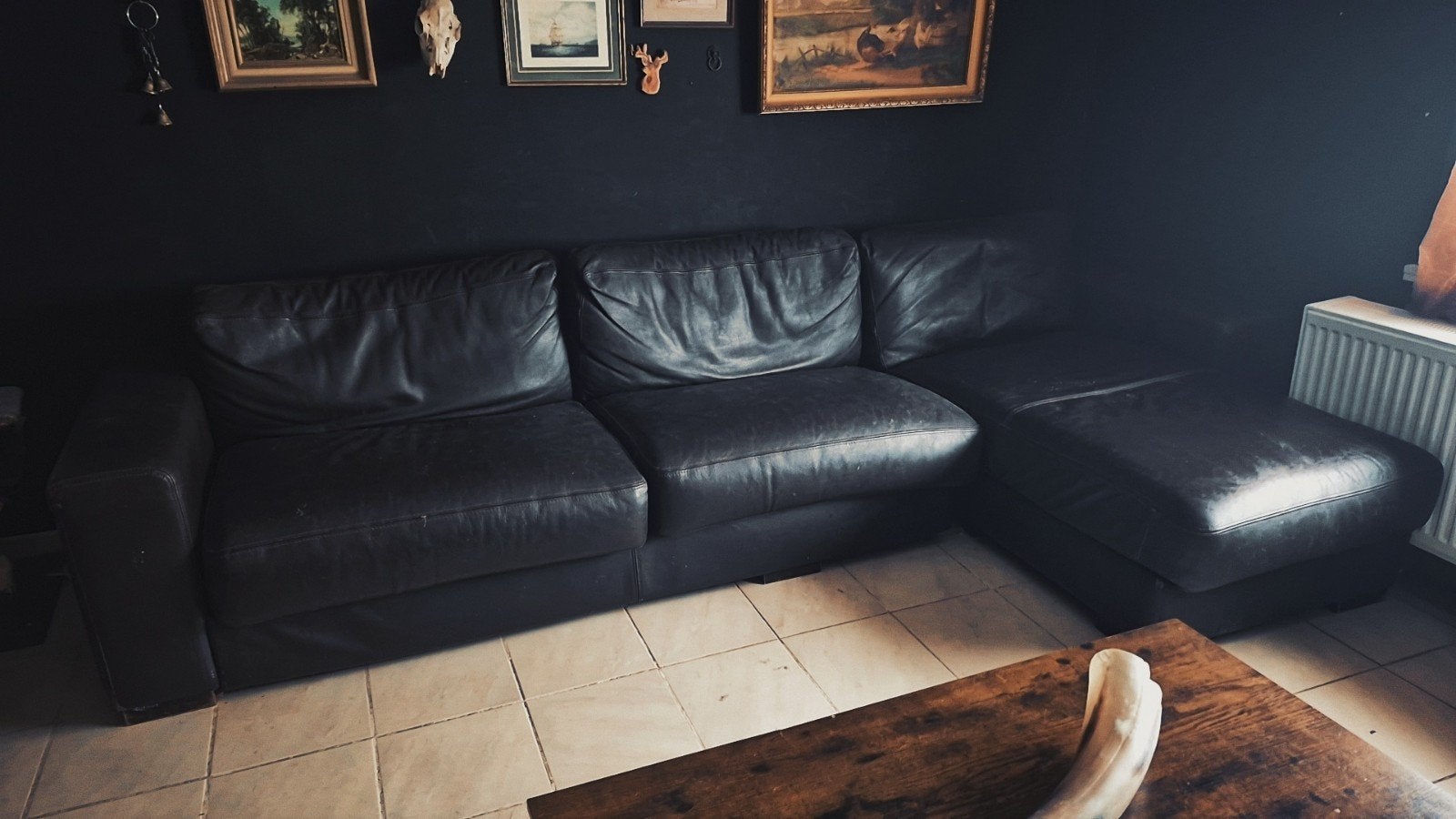Bruin hoeksalon uit leder, Enlèvement, Utilisé, Cuir