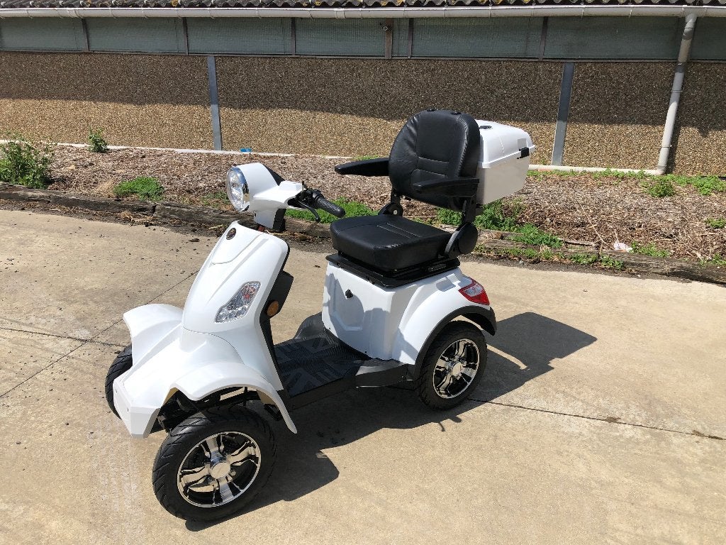 Nouveau modèle de scooter à 4 roues., Divers, Neuf, Autres marques, 46 km ou plus, 16 km/h ou plus