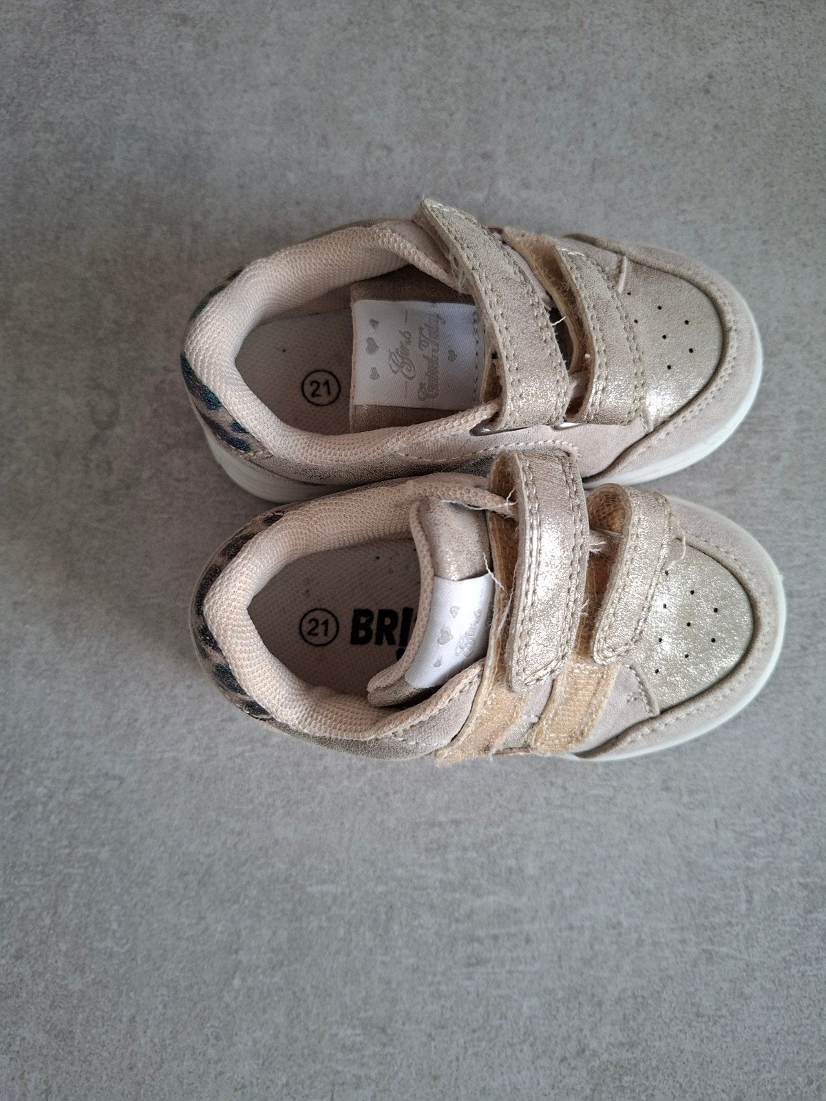 Sportschoenen - maat 21 met velcro, Kinderen en Baby's, Babykleding | Schoentjes en Sokjes, Ophalen