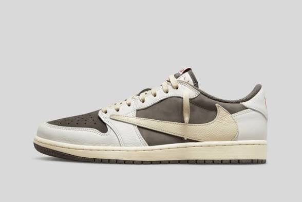 Travis scotts low reverse dark mocha, Bruin, Ophalen of Verzenden, Zo goed als nieuw, Sneakers