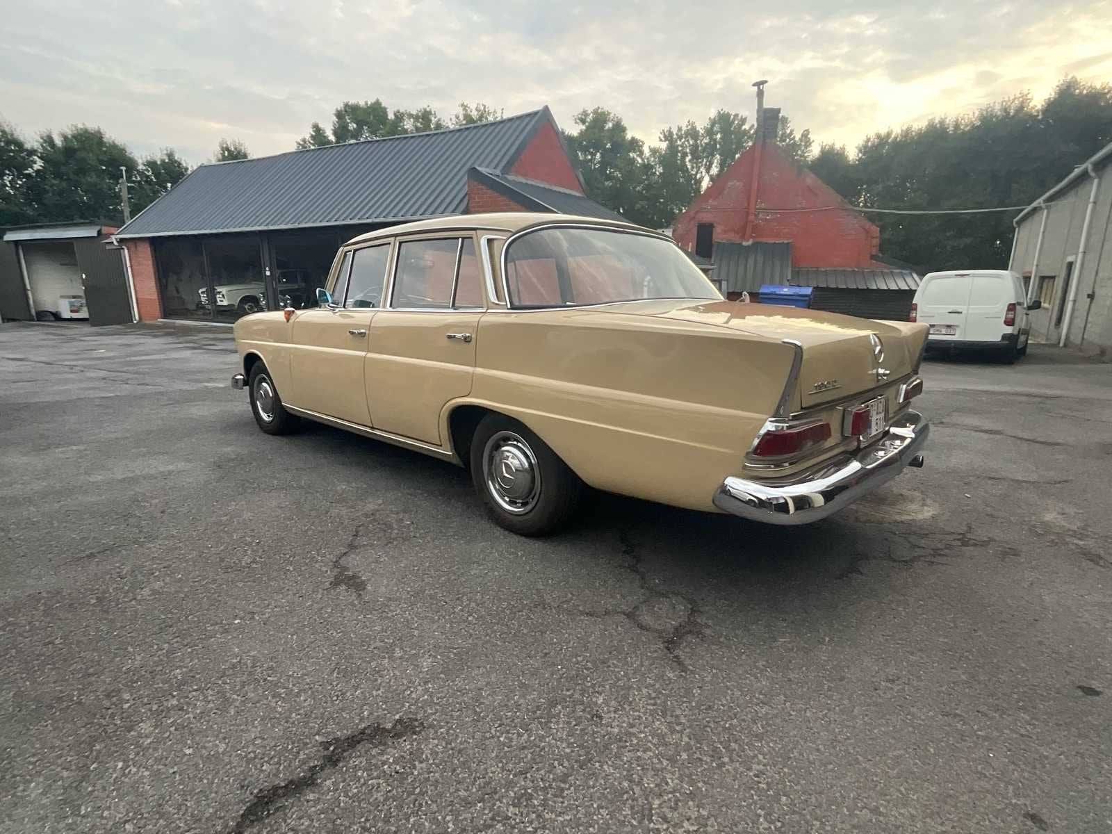 1964 Mercedes-Benz 190 - Oldtimer (uitzondelijke staat), Auto's, Overige brandstoffen, Mercedes-Benz, Bedrijf, Berline
