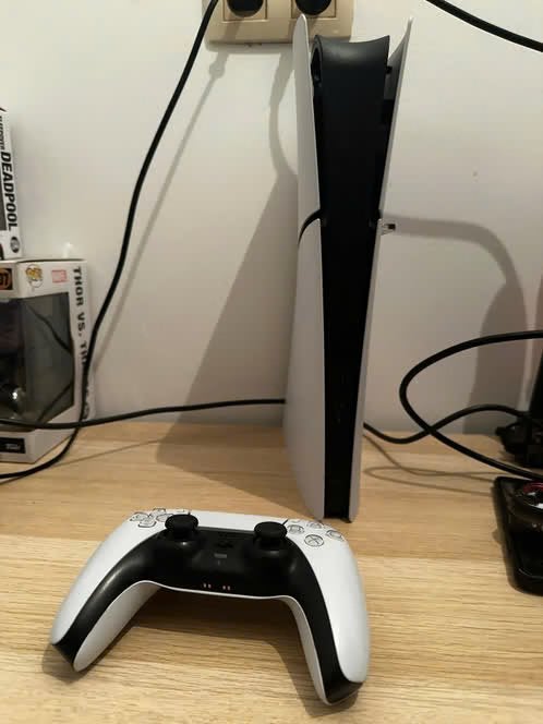 Ps5 slim 1tb in + controller | perfect werkend, Games en Spelcomputers, Ophalen, Zo goed als nieuw, Playstation 5