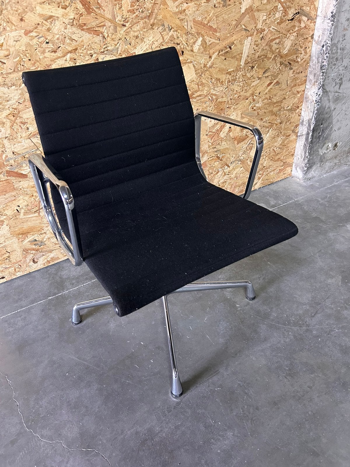 CHAISES CHARLES EAMS PRX PIECE 400 eur piece, Enlèvement ou Envoi