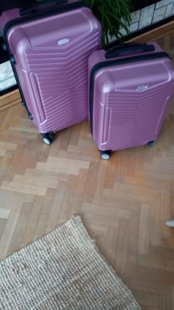twee koffers, 50 tot 60 cm, Hard kunststof, Zo goed als nieuw, 35 tot 45 cm