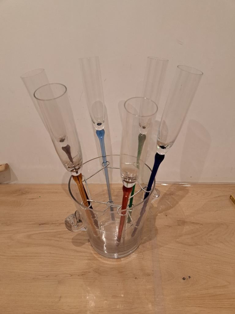 Champagne emmer met 6 glazen, Enlèvement