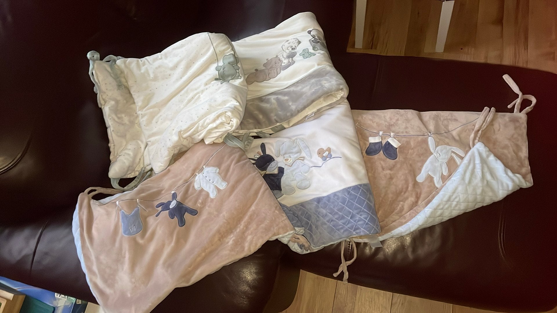2 torens van het babybed (park) van uitstekende kwaliteit, Kinderen en Baby's, Ophalen of Verzenden, Zo goed als nieuw
