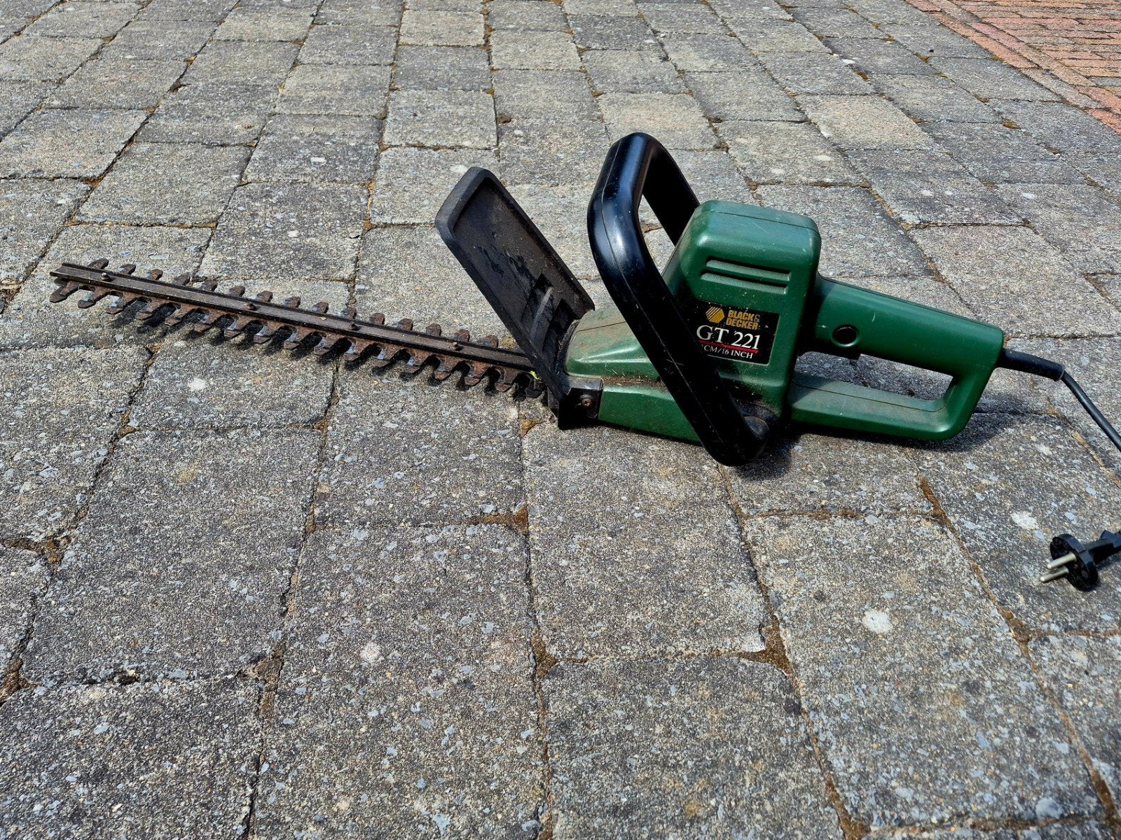 Taille-haie Black & Decker GT 221, Enlèvement, Utilisé, Électrique, Black&Decker