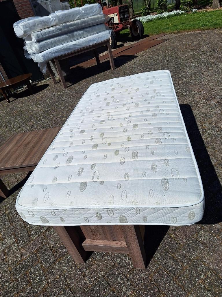 1 persoons matras B100xL200xH16, Gebruikt, Eenpersoons, Wit, Overige typen