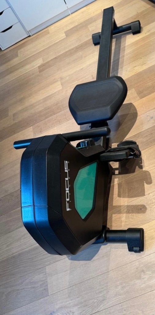 Rameur à vendre - 150€, Sports & Fitness, Appareils de fitness, Utilisé, Rameur, Bras, Jambes, Pectoraux, Abdominaux, Enlèvement