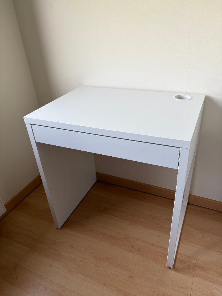 Bureau IKEA MICKE 73x50 cm, Maison & Meubles, Bureaux, Autres types, 50 cm, Comme neuf, Enlèvement