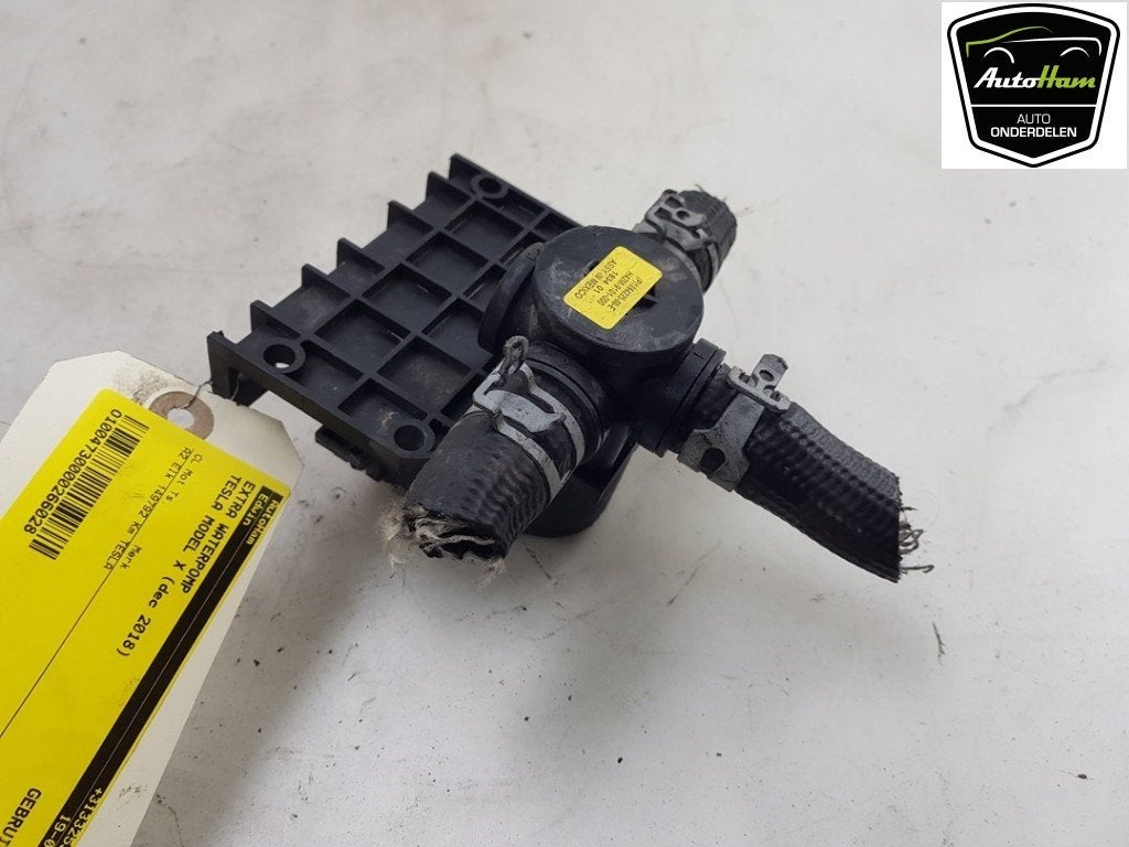 EXTRA EAU POMPE (|106422550E|106422500F|106422500E|106422500, Germany_Sales@tesla.com, Utilisé, Autres marques automobiles, Ludwig-Prandtl-Straße 27 - 29
12526  Berlin, DE