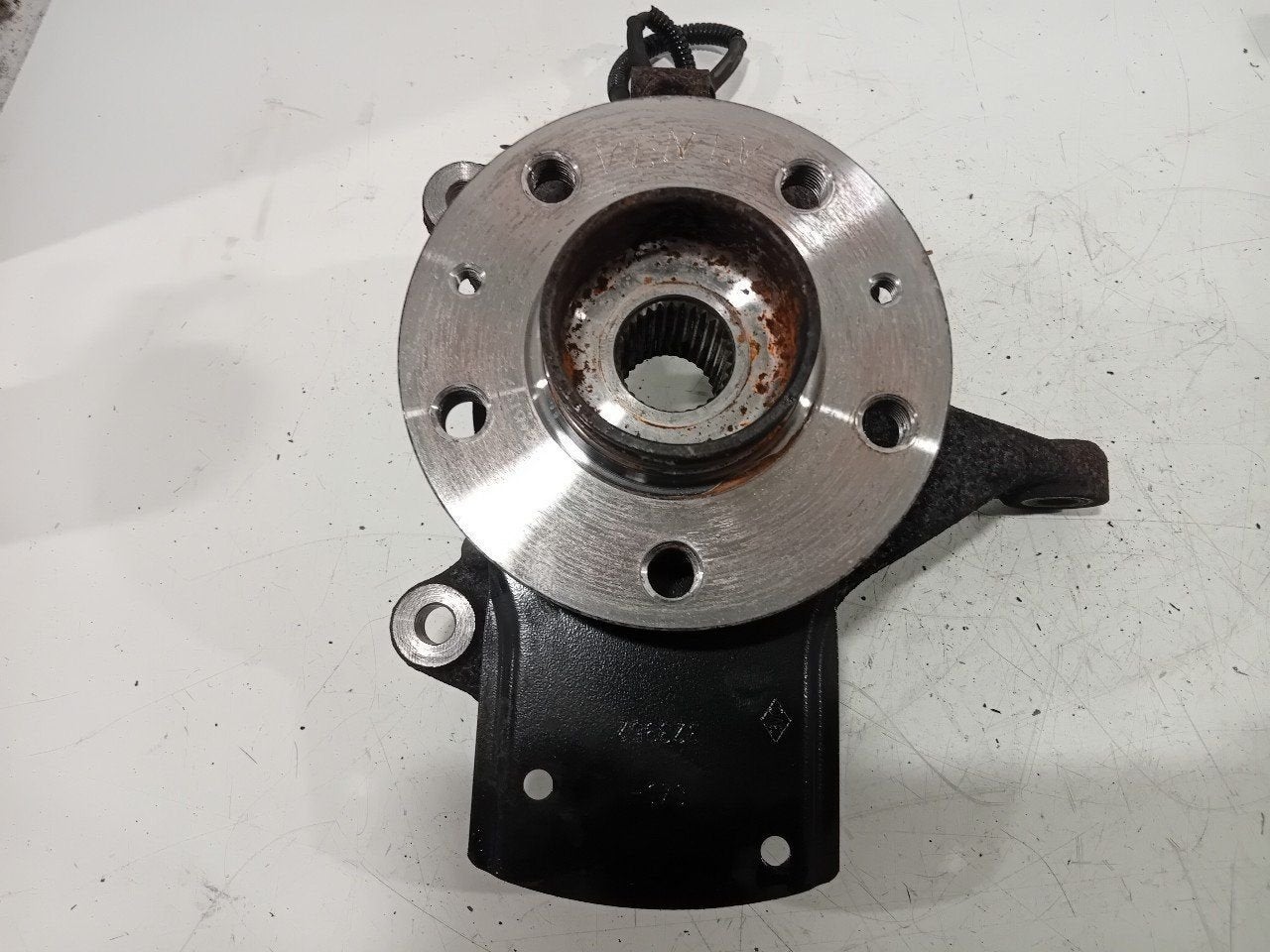 Wielnaaf links voor Renault Trafic, Onderdelen@venauto.nl, Van der Ven Autorecycling B.V., Gebruikt, Ettenseweg 76, 4706 PB Roosendaal, The Netherlands