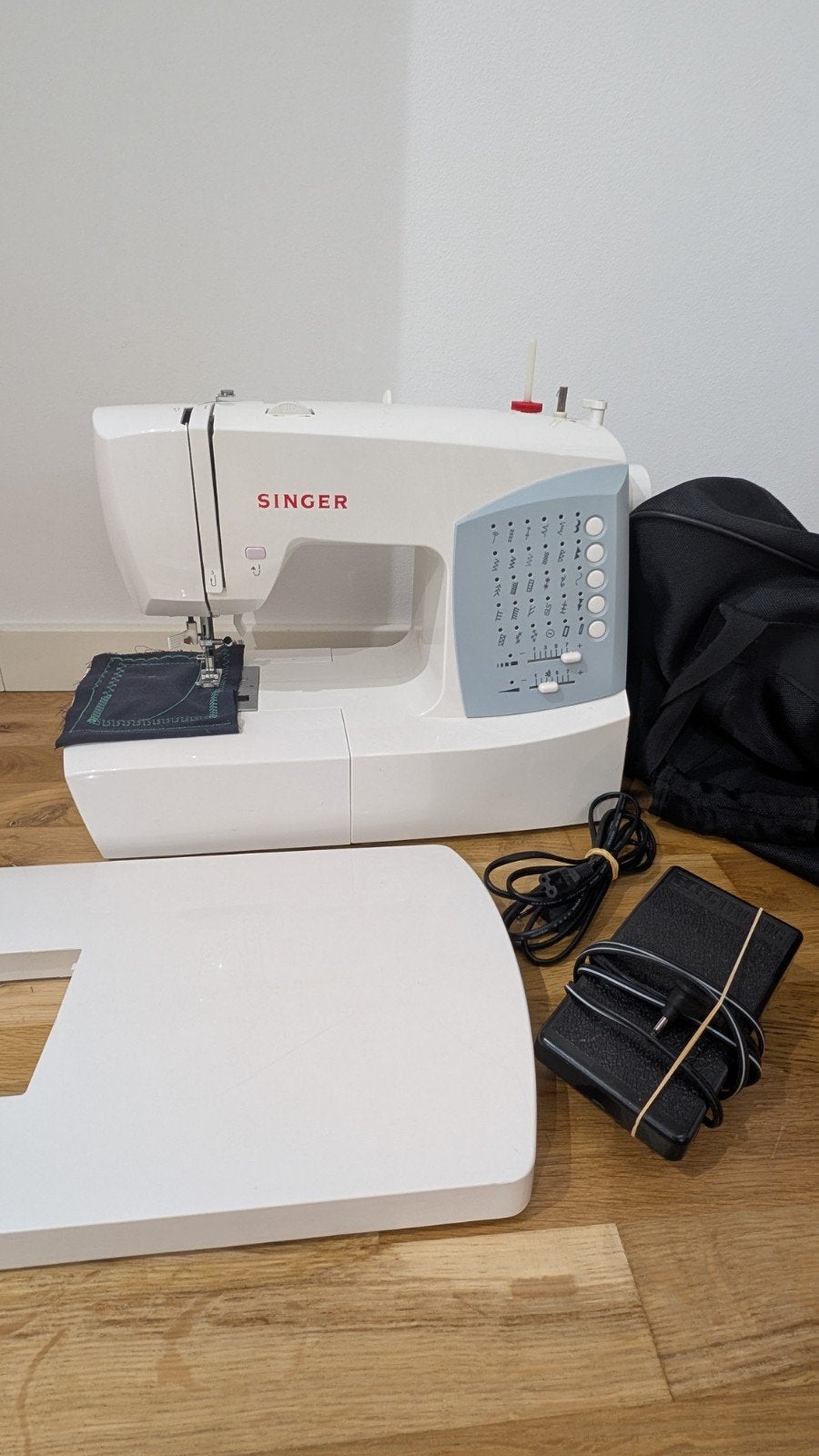 Singer 7422 - en parfait état, juste révisé, Hobby & Loisirs créatifs, Machines à coudre & Accessoires, Enlèvement, Singer