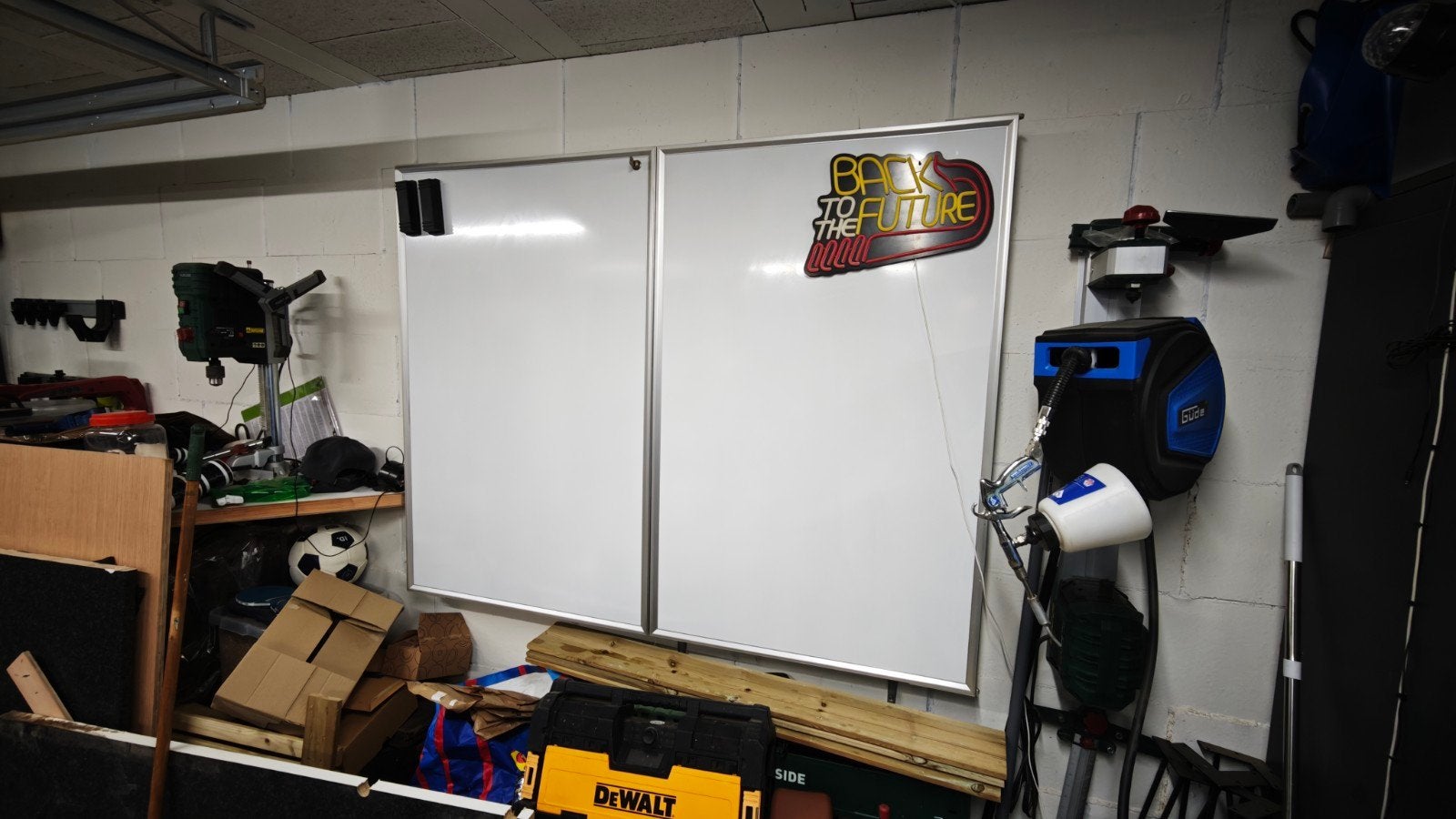 whiteboard met ingebouwd projectiescherm. Dubbel, Divers, Enlèvement, Utilisé, Tableau blanc