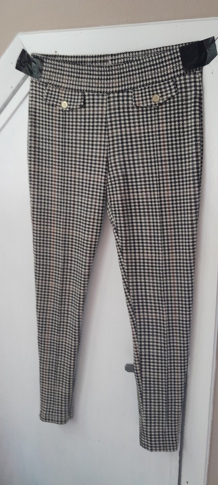 Prachtige stretch broek medium H&M., Kleding | Dames, Broeken en Pantalons, Maat 38/40 (M), H&M, Ophalen of Verzenden, Zo goed als nieuw