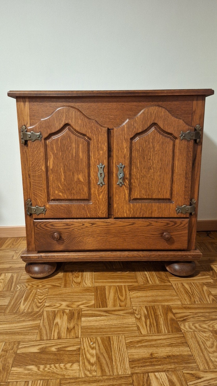 Eikenhouten kastje jaren '70, Ophalen