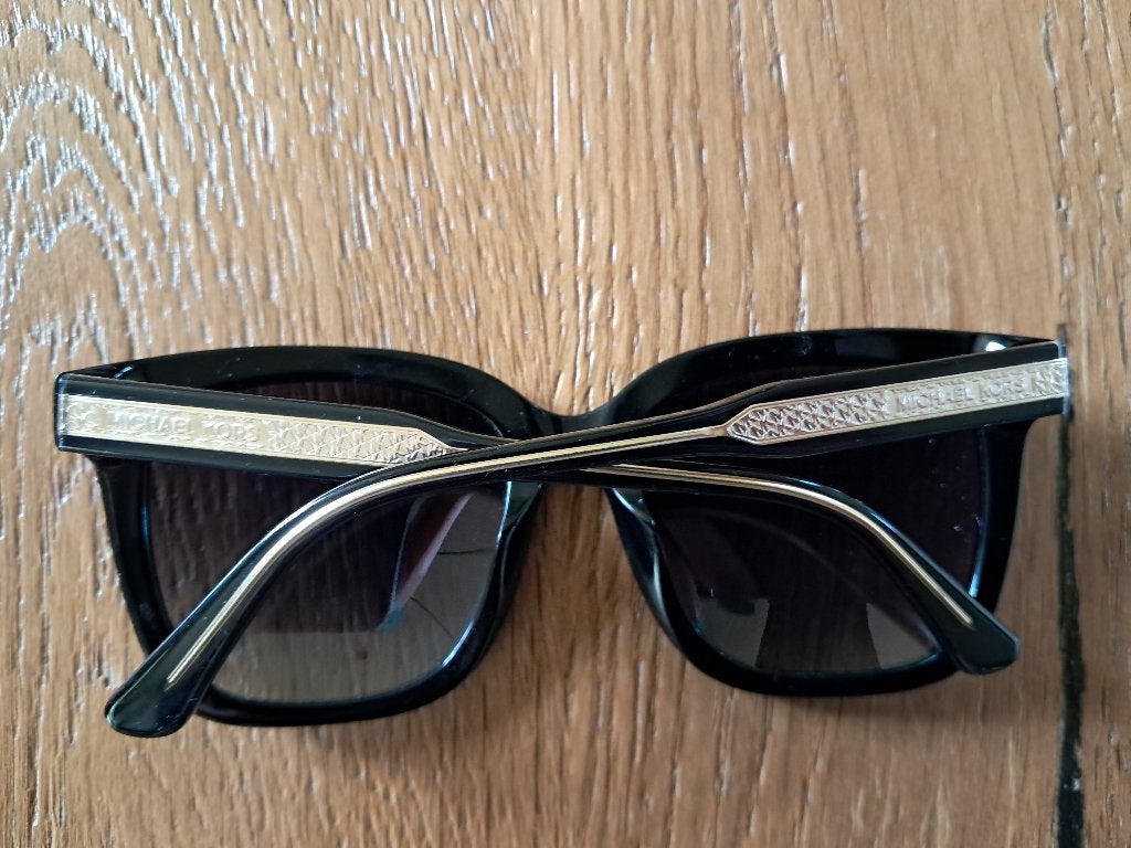 Lunettes de soleil noires Michael Kors - MK 2163, Autres marques, Enlèvement ou Envoi, Utilisé, Lunettes de soleil