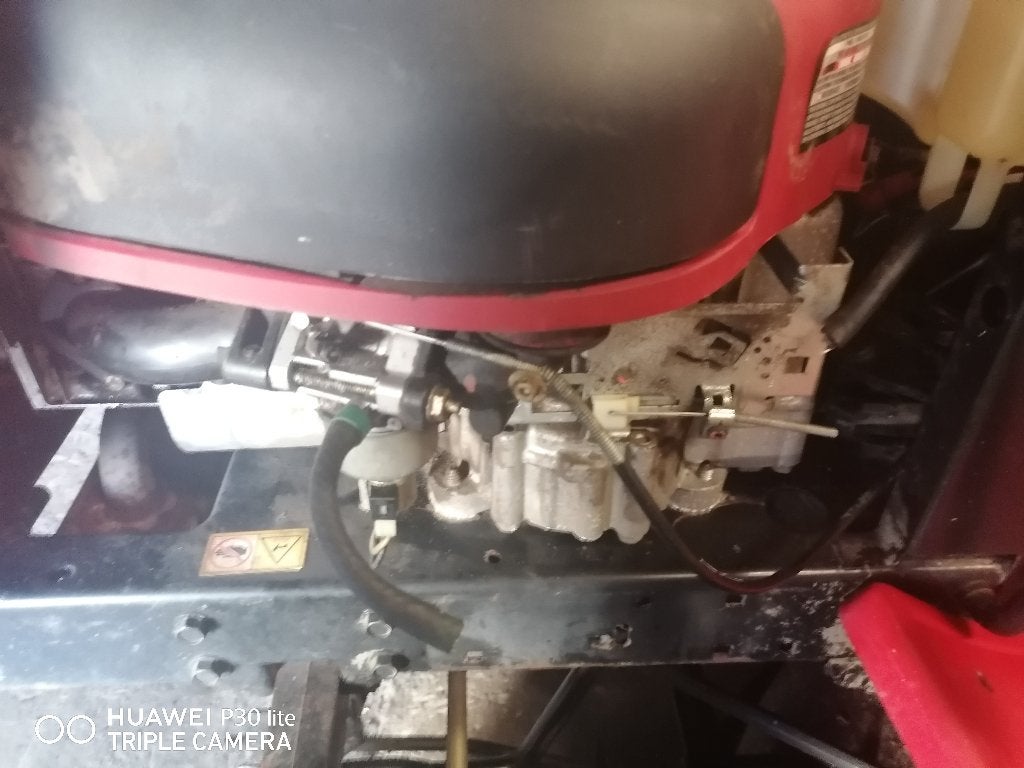 Moteur tracteur tondeuse pour pièces ou à refaire, Jardin & Terrasse, Tondeuses autoportées, 120 cm ou plus, Démarrage électrique