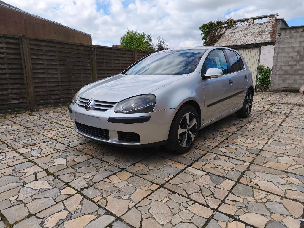 Golf 5 1.4i 136dkm Carplay, LED, Airco, Voorwielaandrijving, Stof, Zwart, 4 cilinders