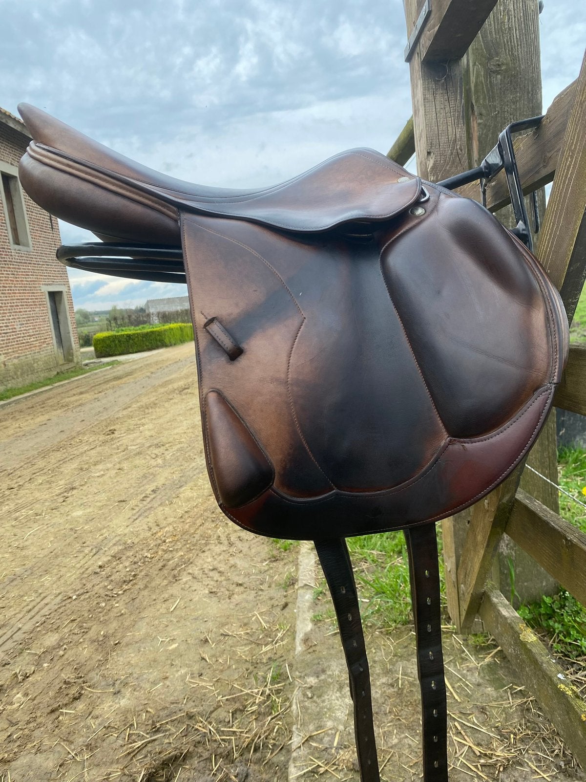 Equiline springzadel, Dieren en Toebehoren, M