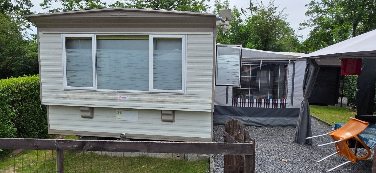 Woontrailer te koop, maar moet de camping verlaten, Caravans en Kamperen, Stacaravans, Ophalen