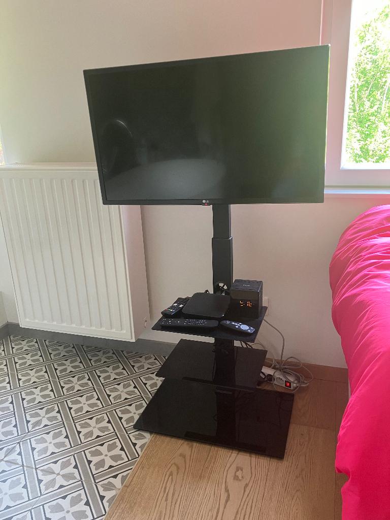 TV + meuble, Audio, Tv en Foto, Televisies, Ophalen, QLED, Zo goed als nieuw, LG