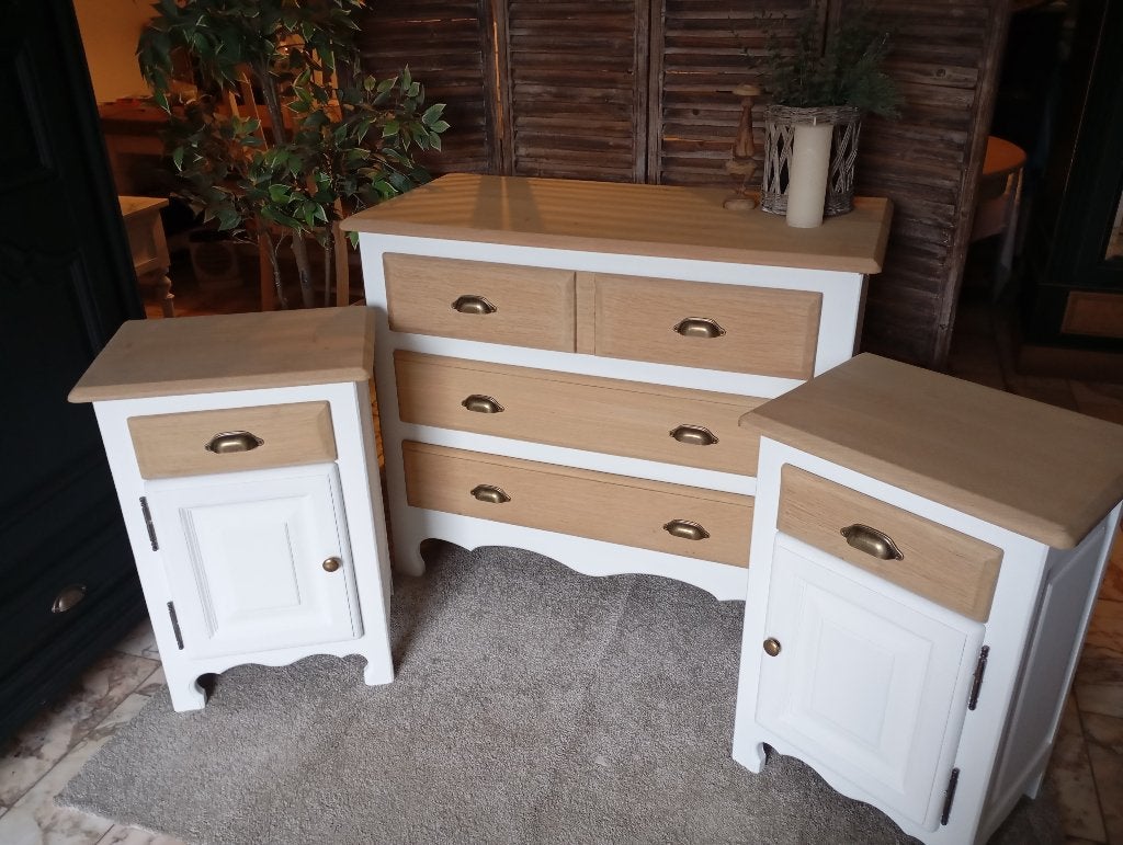 Commode et tables de chevet, Enlèvement