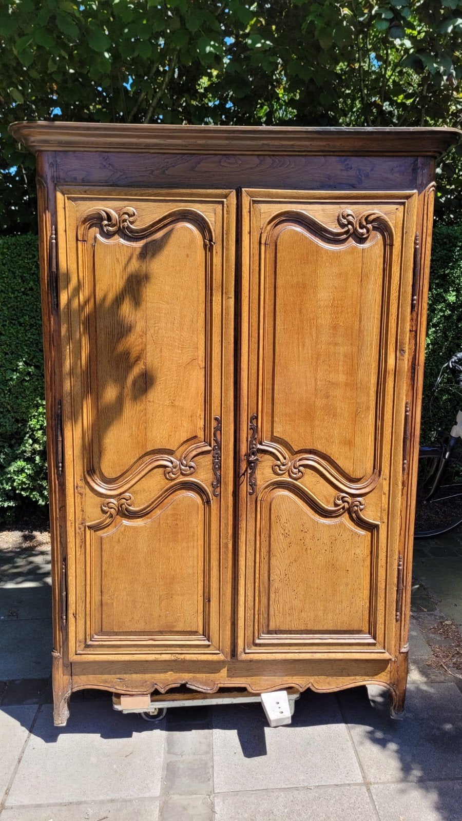 Kast, Enlèvement