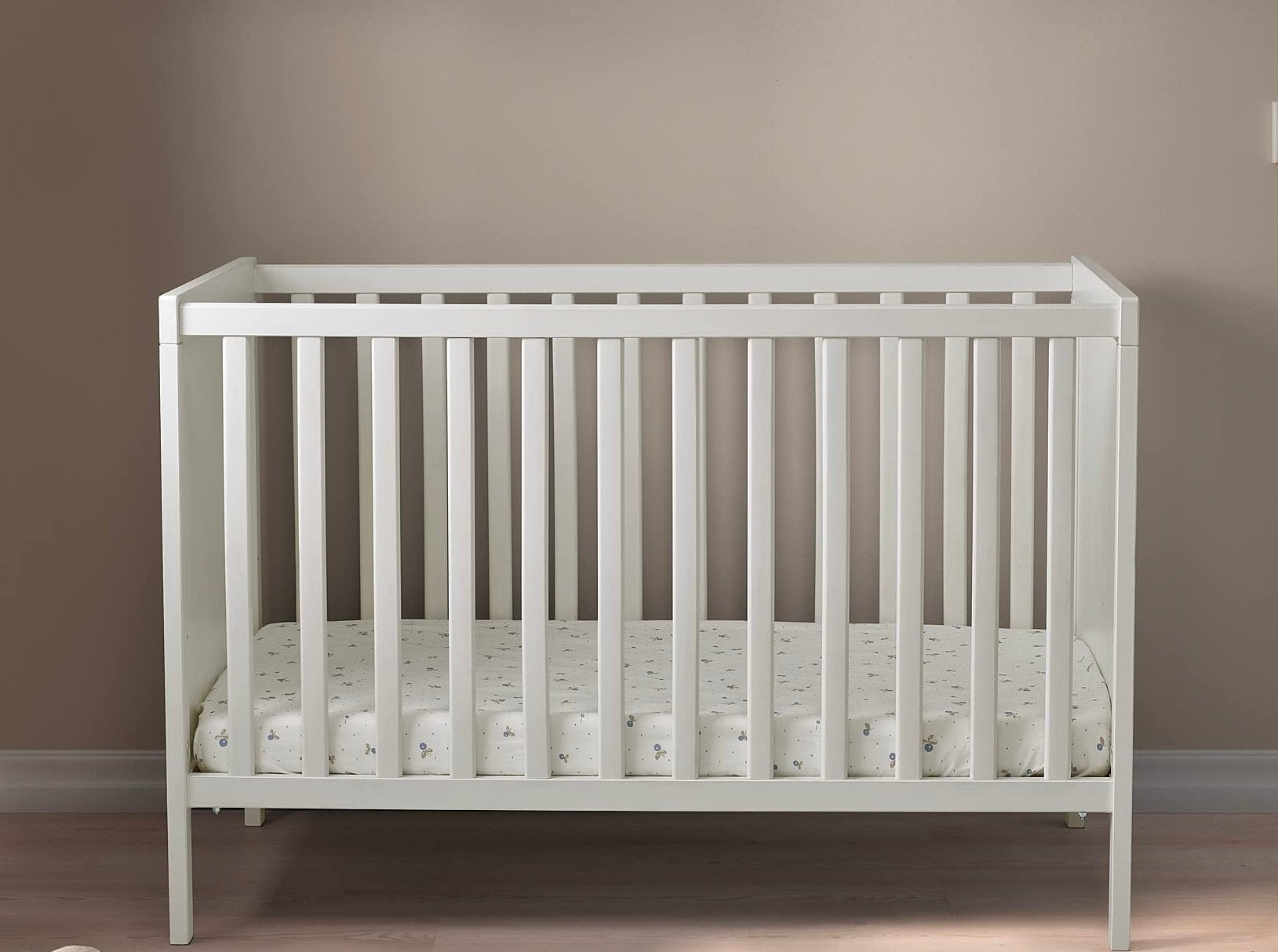 Babybed + aerosleep matras + aerosleep hoezen, Kinderen en Baby's, Ophalen, Zo goed als nieuw