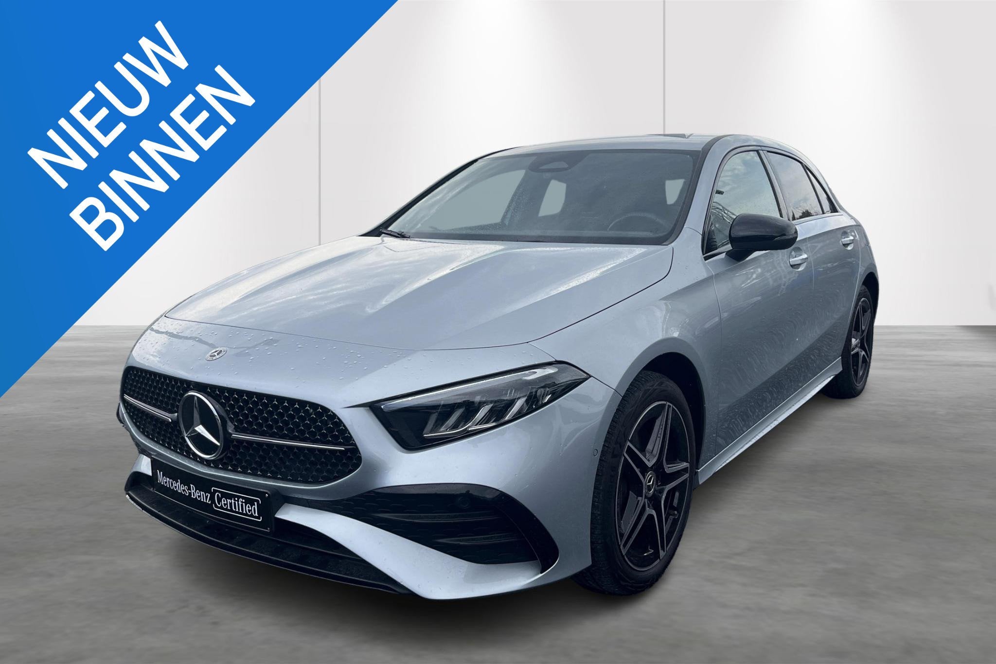 Mercedes-Benz A-Klasse A 250 e AMG Line, Auto's, Stof, 16 kWh, https://public.car-pass.be/vhr/3f6effba-a163-4cc4-b4c7-2aa660949f9c