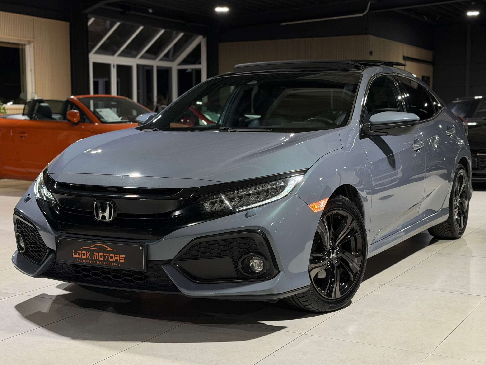 Honda Civic 1.0 i-VTEC Elegance Black Edition 126cv DISTRONI, Autos, Cuir, Achat, Entreprise, 110 g/km
