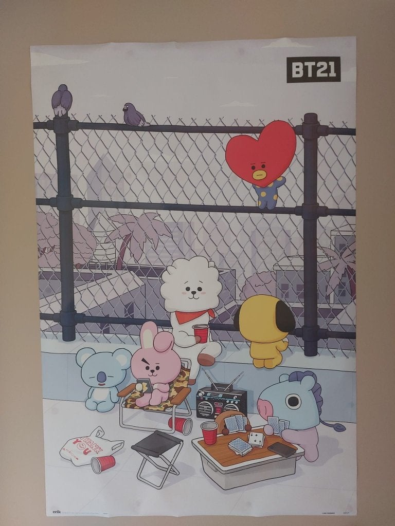 BTS POSTER BT21, Collections, Musique, Artistes & Célébrités, Enlèvement, Comme neuf, Affiche, Œuvre d'art ou Peinture