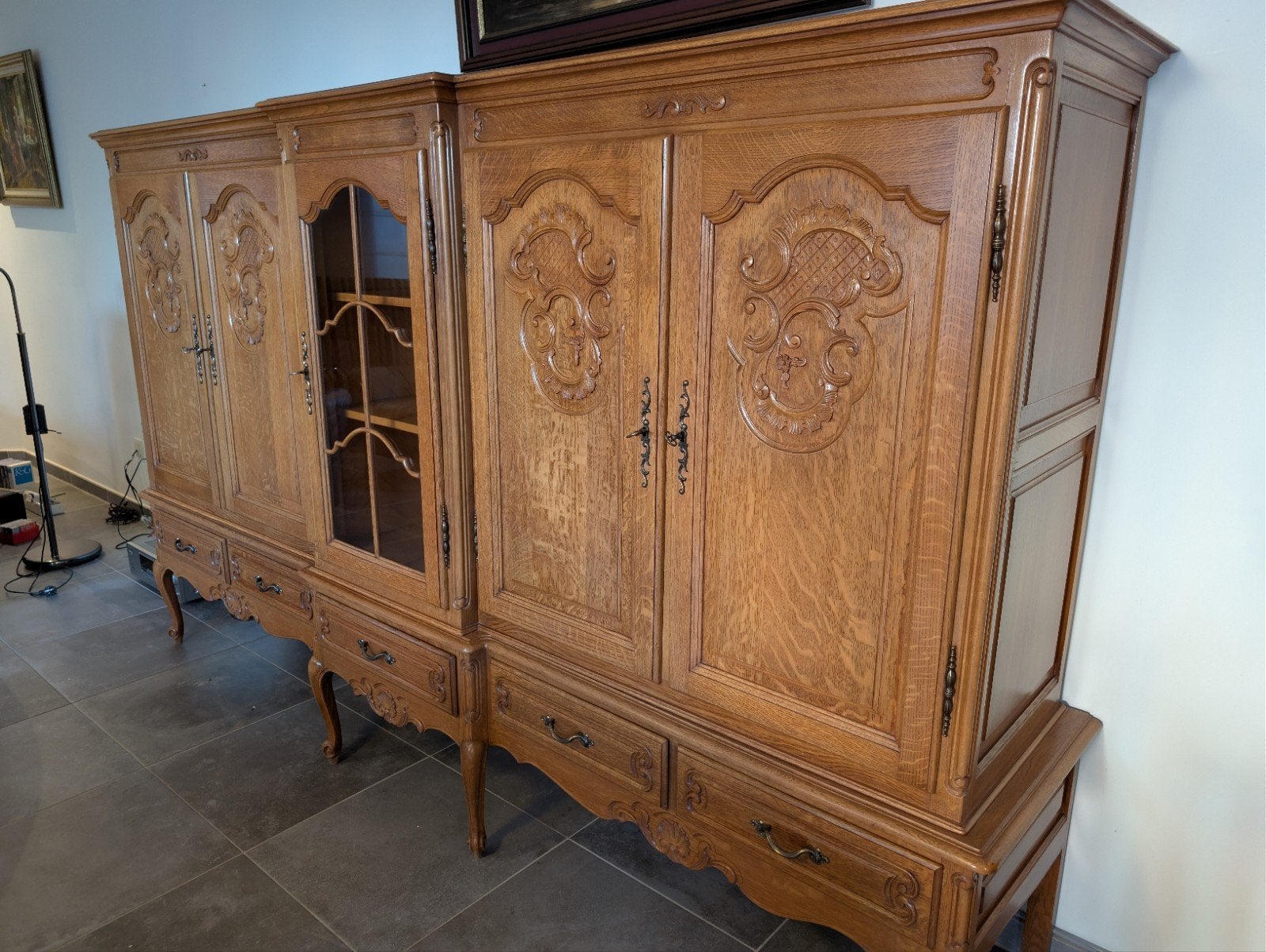 Massief eiken kast Louis XV, Enlèvement