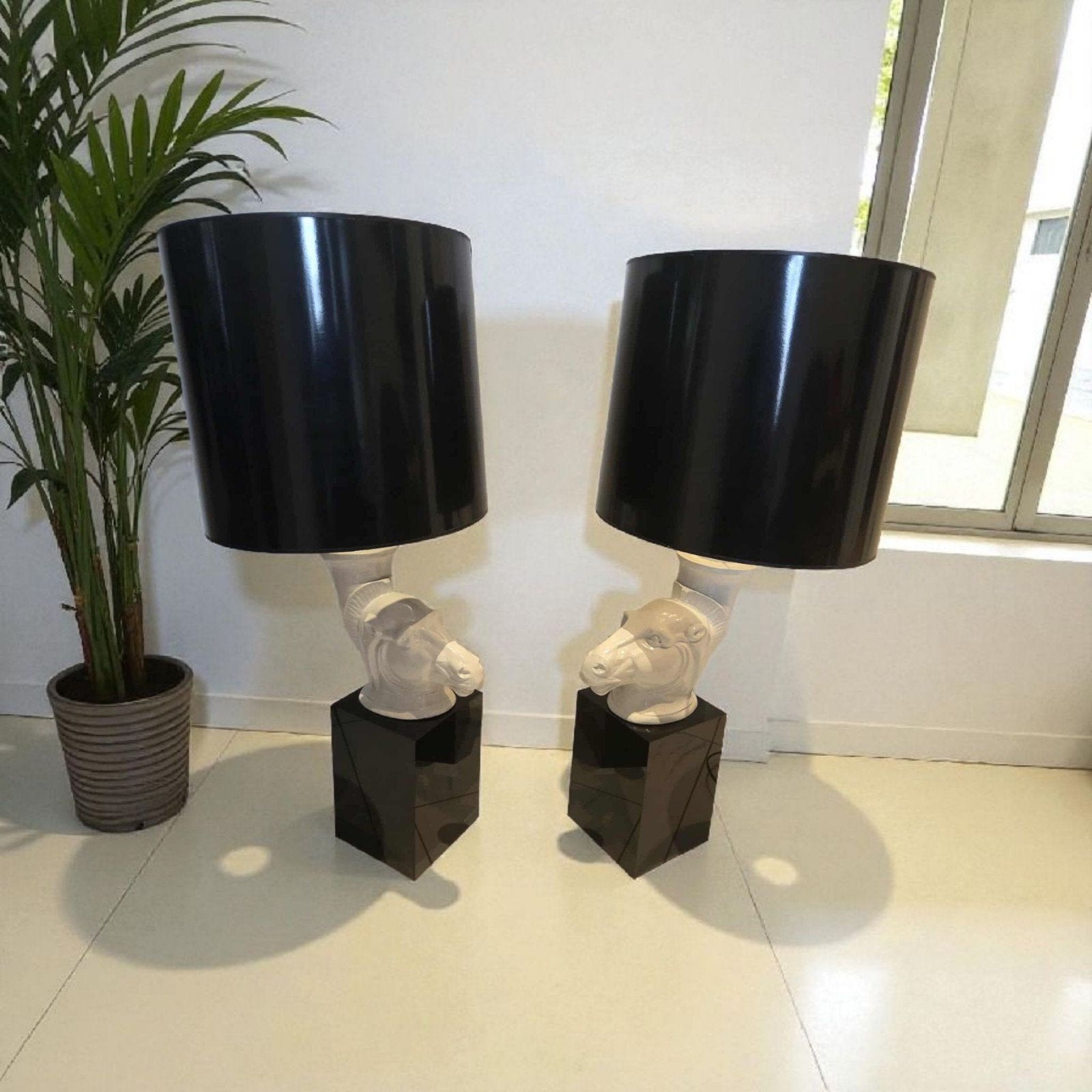 Deux belles lampes de table vintage avec une élégante tête d, Maison & Meubles, Enlèvement ou Envoi